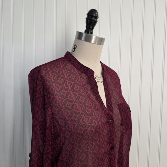 Kut from the Kloth Sheer  Geometric Button-Down Blouse Small - Picture 4 of 6